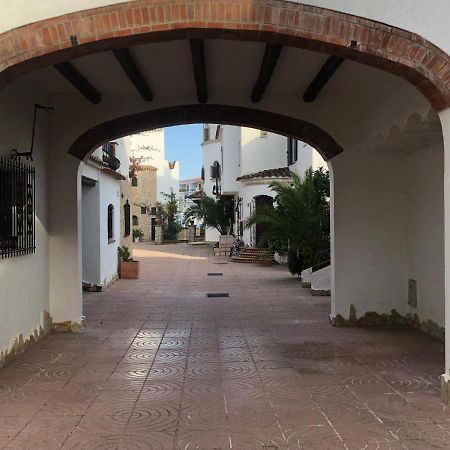 Villa Casa Cartago à Empuriabrava Extérieur photo