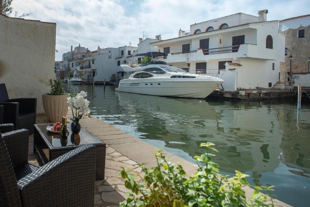 Villa Casa Cartago à Empuriabrava Extérieur photo